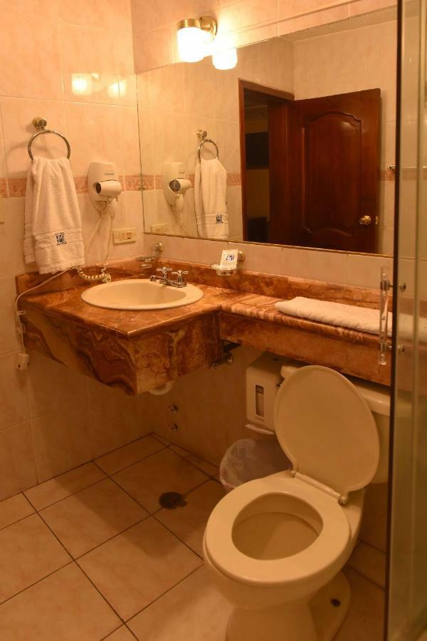 Hotel Makroz Latacunga Zewnętrze zdjęcie