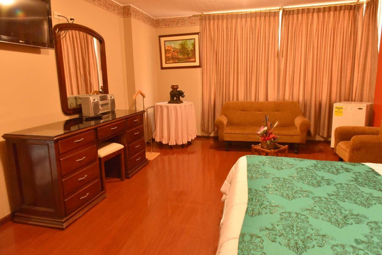 Hotel Makroz Latacunga Zewnętrze zdjęcie