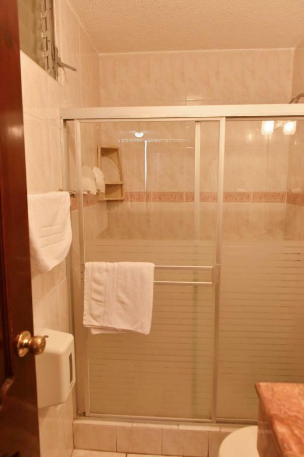 Hotel Makroz Latacunga Zewnętrze zdjęcie