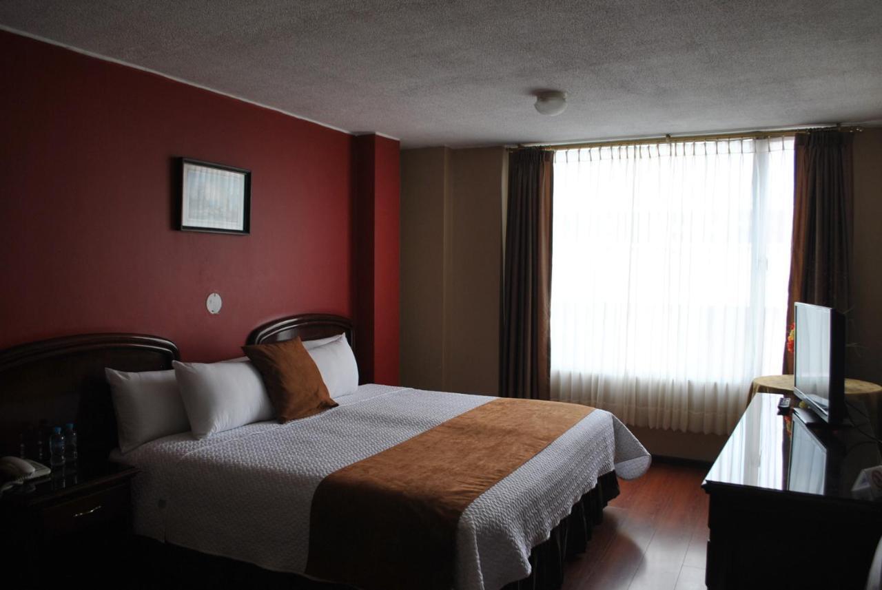 Hotel Makroz Latacunga Zewnętrze zdjęcie