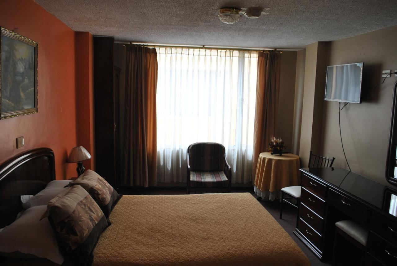 Hotel Makroz Latacunga Zewnętrze zdjęcie