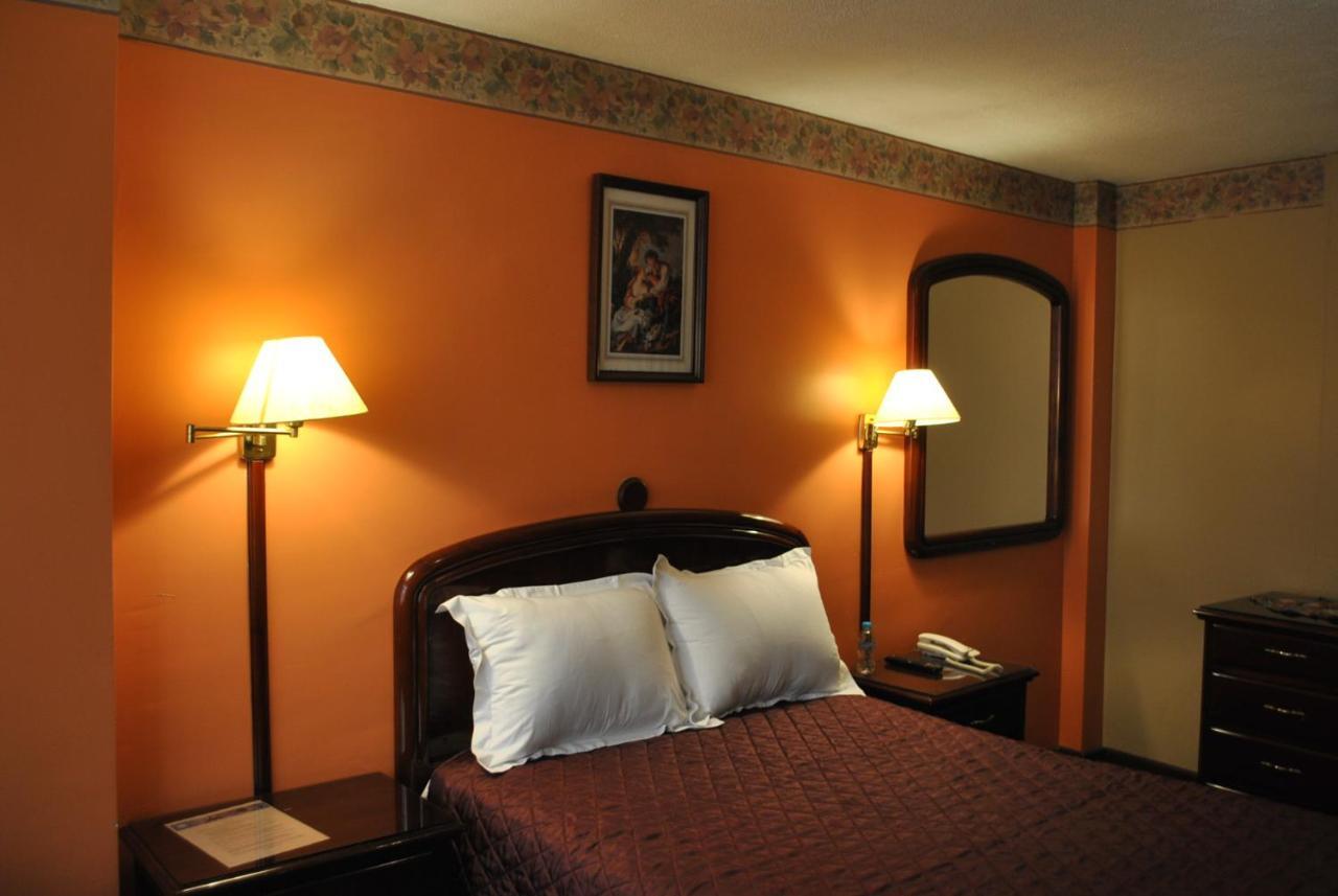 Hotel Makroz Latacunga Zewnętrze zdjęcie