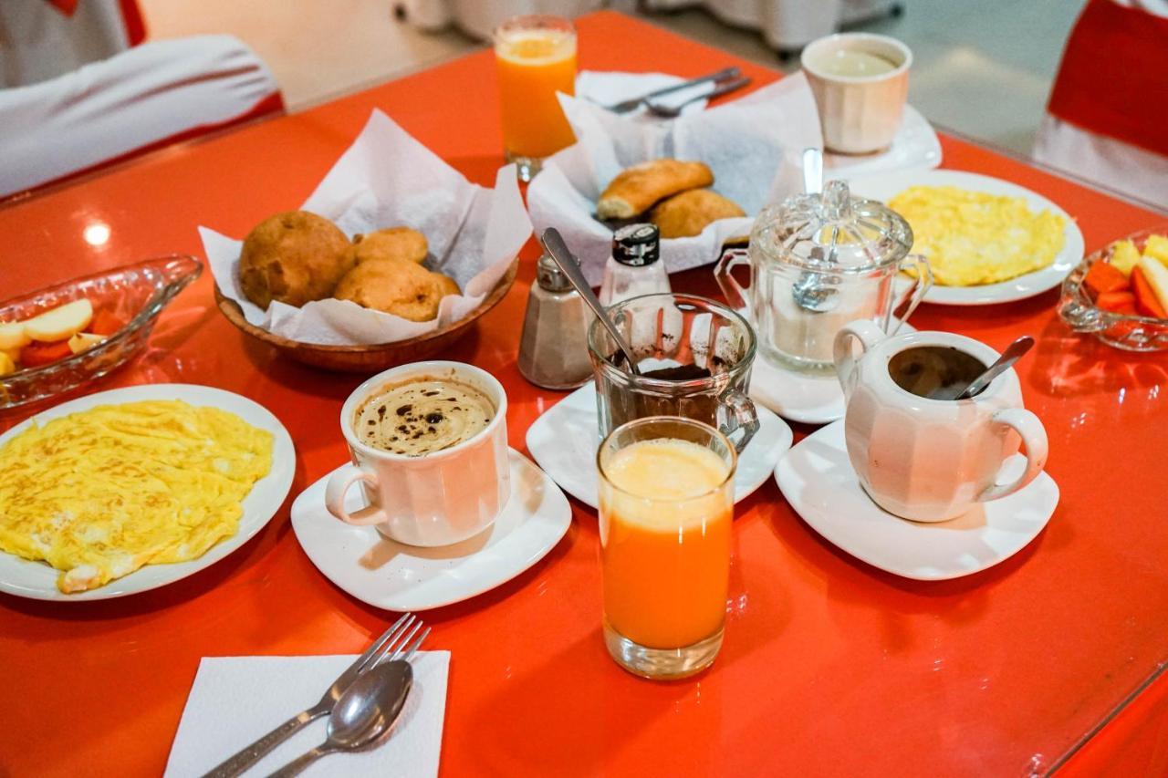 Hotel Makroz Latacunga Zewnętrze zdjęcie